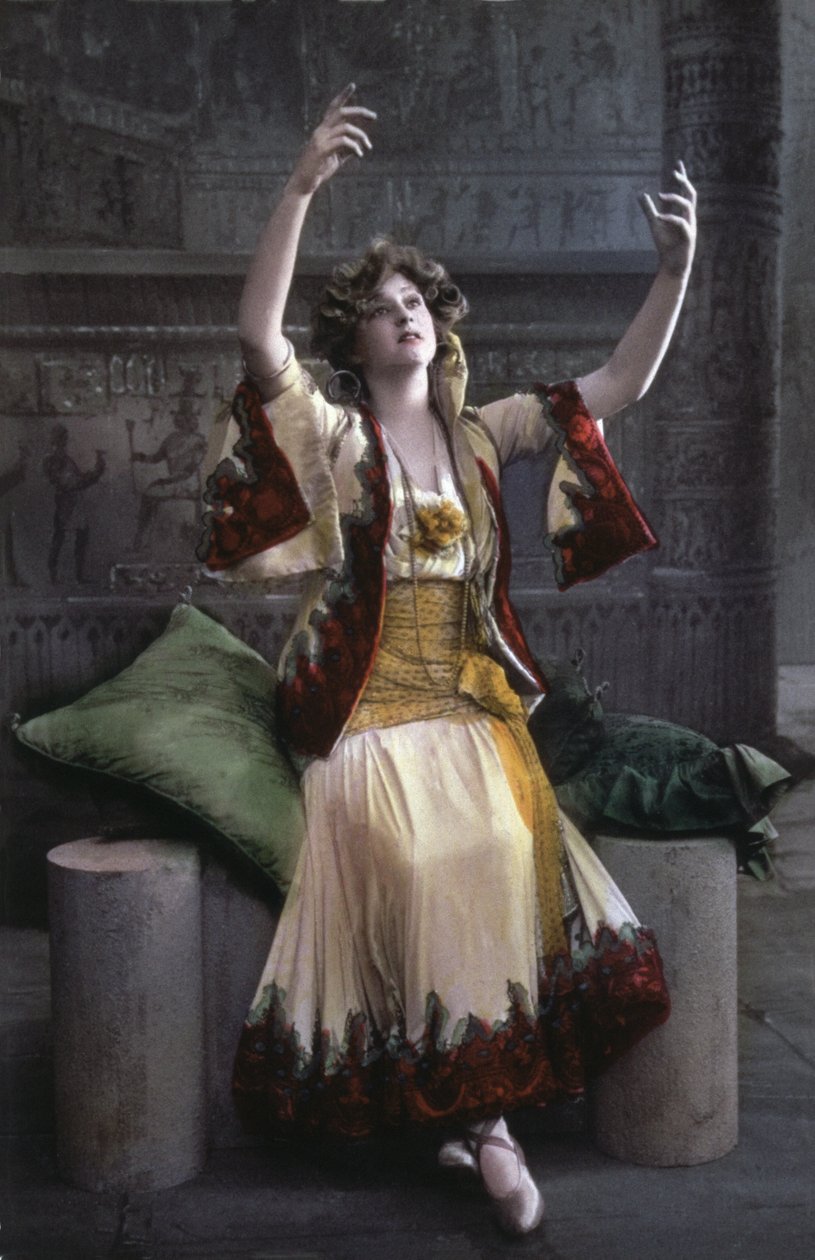 Gabrielle Ray cantando em : A viúva alegre, c.1910 (foto) de Unbekannter Künstler