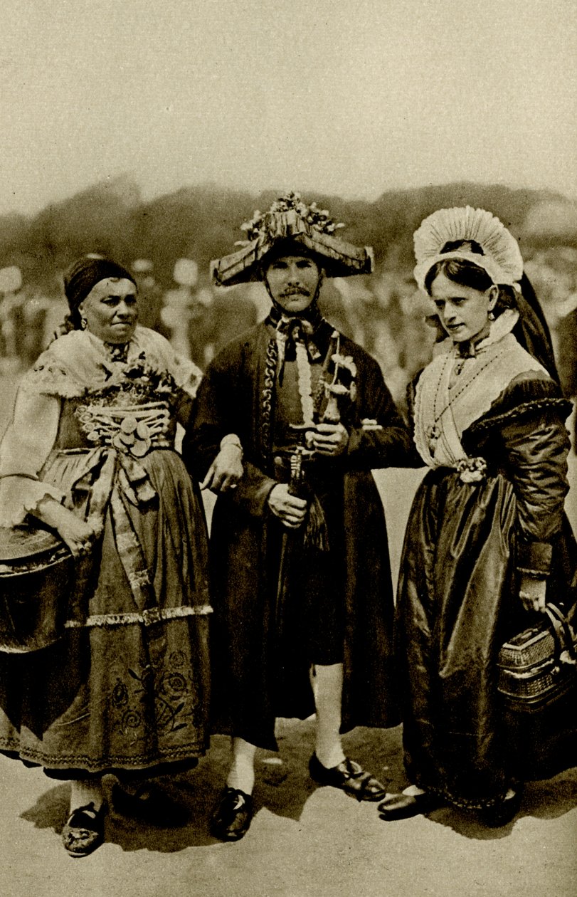 Alemanha. Povo das Terras Altas da Baviera em caros trajes medievais. 1920 de Unbekannt