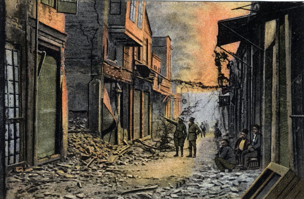 Grécia, Salónica (ou Salónica): vista da Rua Tunsky parcialmente destruída, provavelmente após o incêndio de 1917 - Postal 1914-1918 de William M. Timlin