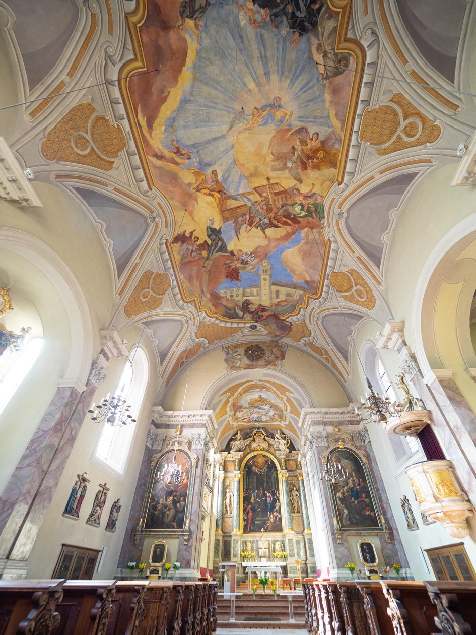 Pinturas de interiores e tectos por Hans Andre, Servitenkirche, Innsbruck, Tyrol, Áustria, Europa (foto) de Unbekannter Künstler