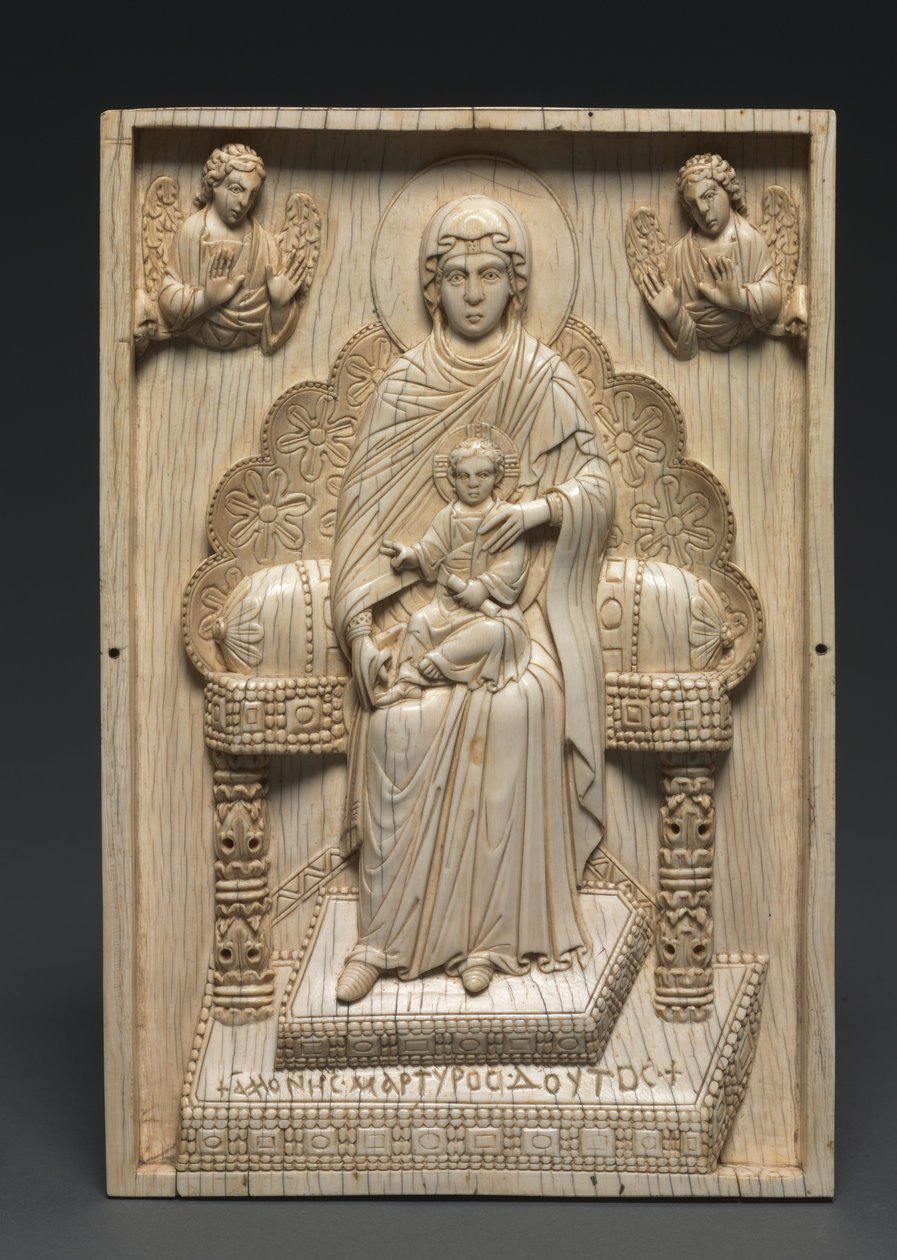 Placa de Marfim com a Mãe de Deus Entronizada de Unbekannt