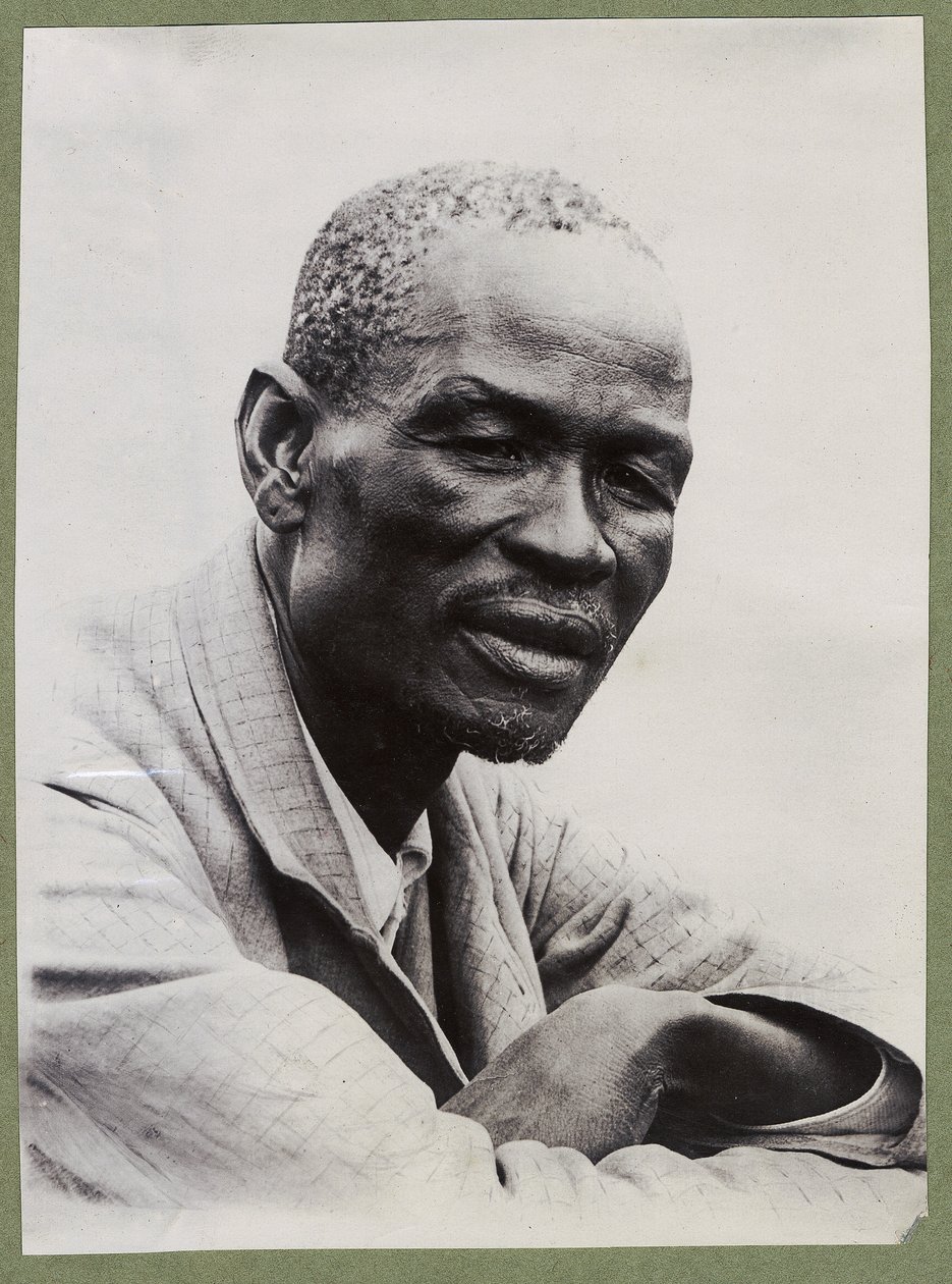 Khama, c.1910 (impressão em prata gelatina) de Unbekannt