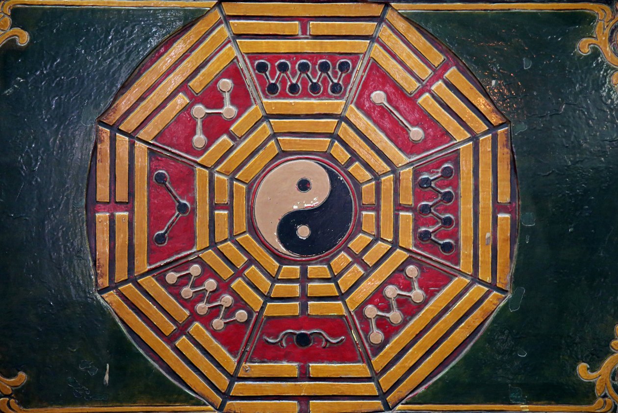 Khanh Van Nam Vien Taoist pagode. Símbolo Yin Yang. Cidade de Ho chi Minh. Vietnã de Unbekannt
