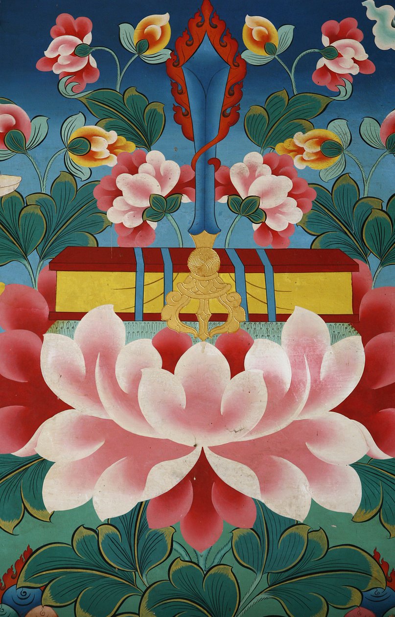 Flor de lótus, espada do conhecimento e texto sagrado. Mosteiro de Kopan, Katmandu, Nepal de Unbekannt