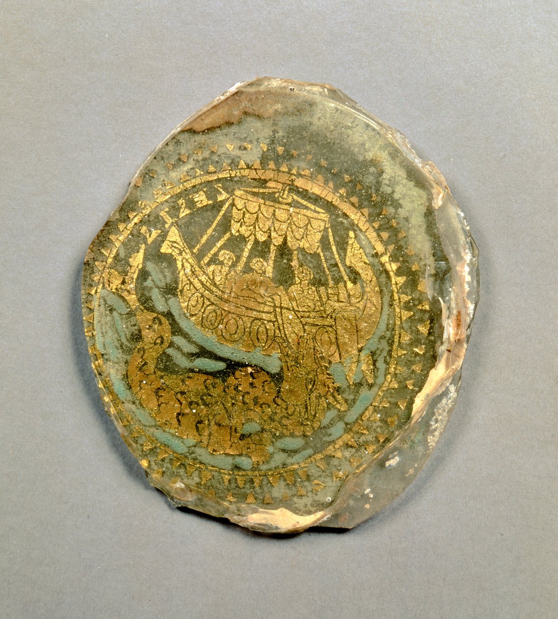 Medalhão que representa Jonas e a baleia, romana, século IV (pedra e ouro) de Unbekannt
