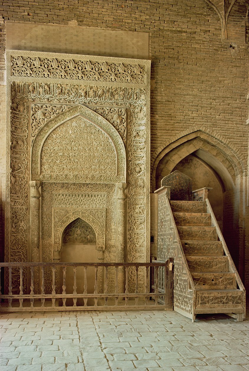 Mihrab (nicho de oração) e minbar (púlpito) na sala do Sultão Uljaitu, provavelmente do século 13/14 (foto) de Unbekannt