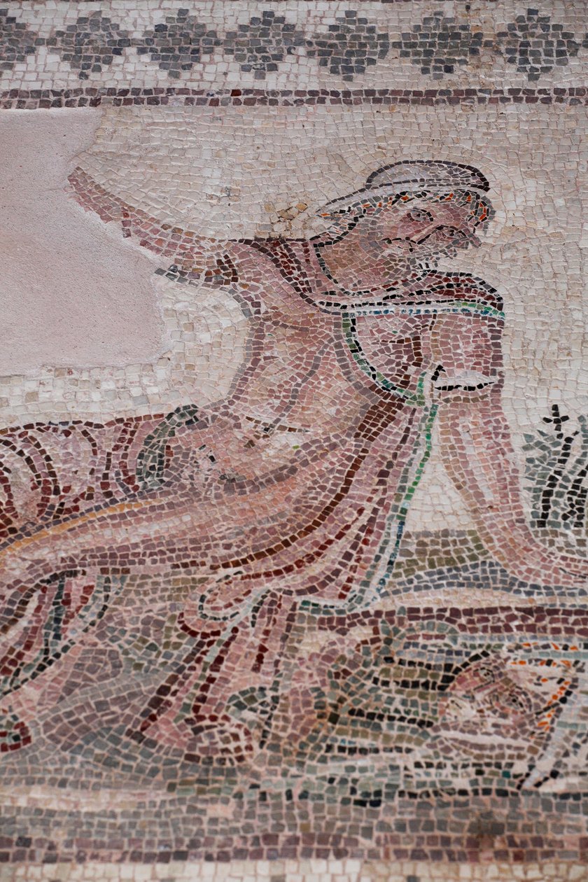 Narciso olhando para o seu reflexo numa piscina de água - Mosaicos de Paphos, Casa de Dionysos - Fim do século II d.C. - Chipre - Contemplação de Narciso sobre uma bacia - Mosaicos de Paphos, Casa de Dionysos - Fim do II Ciecle ap JC - Site da UNESCO, Cypr de William M. Timlin