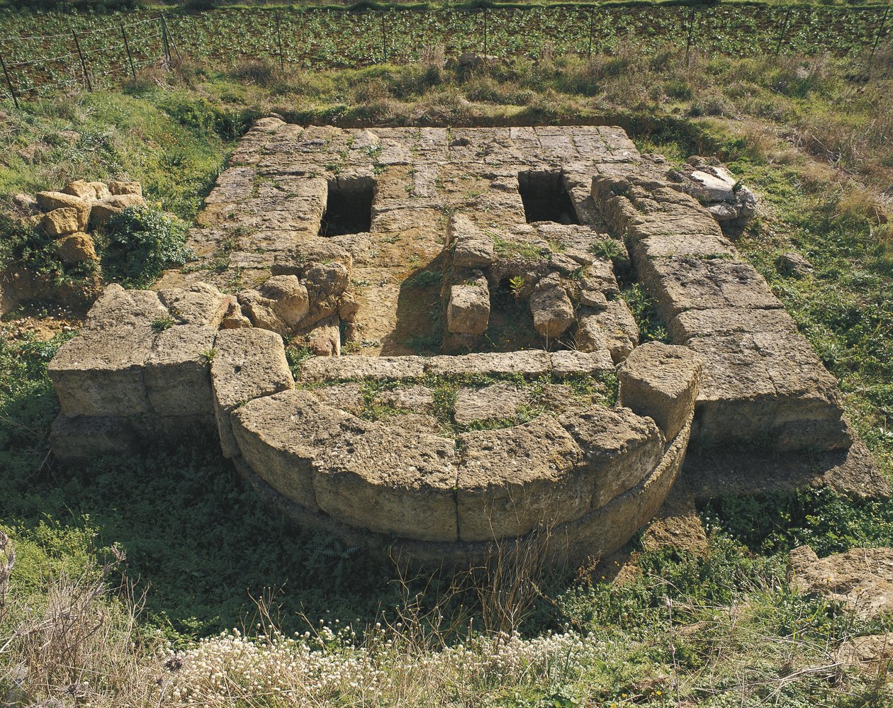 Velhas ruínas de uma basílica, Vale dos Templos, Agrigento, Sicília, Itália de Benjamin Baud