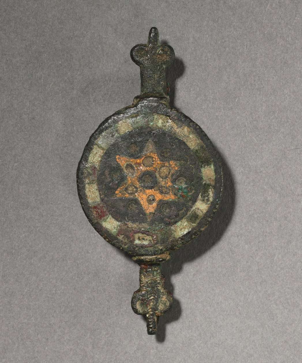 Broche decorativo, c.100-300 de Unbekannt
