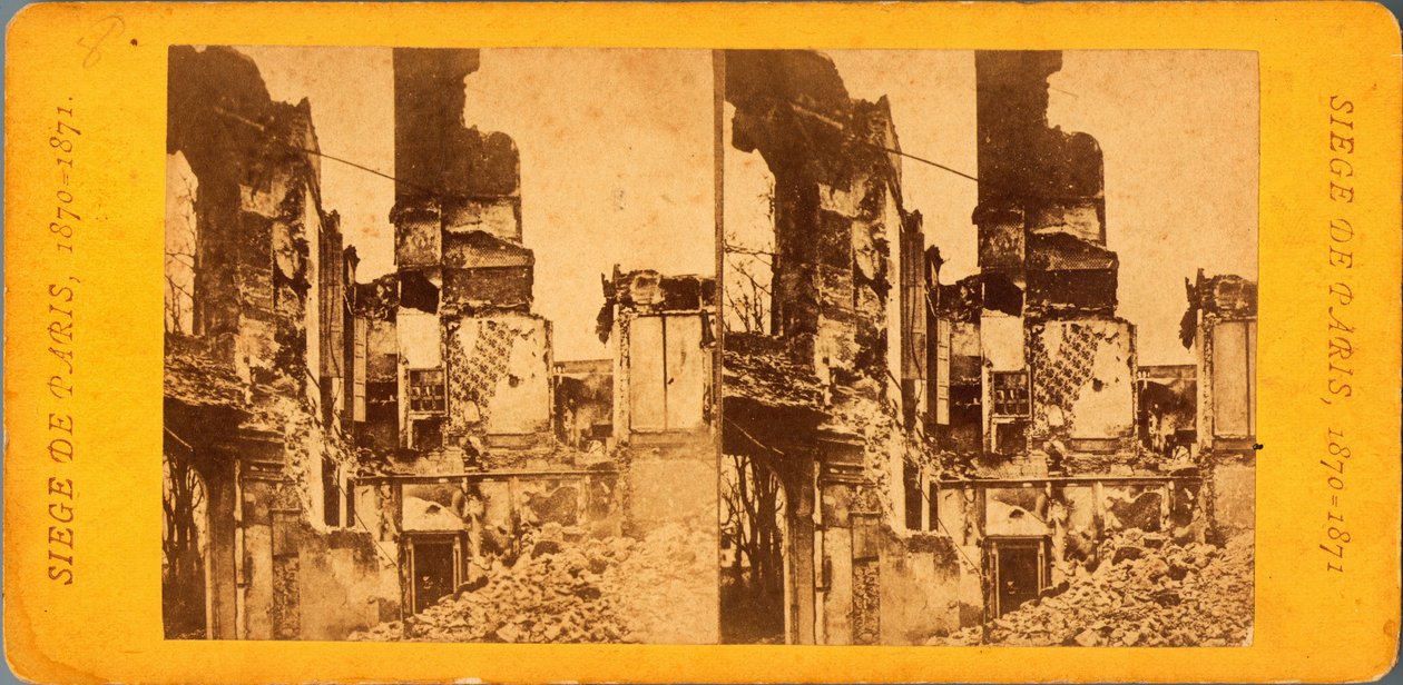 Cerco de Paris (1871): vista da cidade durante o cerco da cidade pelos prussianos entre 20/09/1870 e 28/01/1871. Fotografia de Q.V.. Impressão em papelão Dim. 17x6,9 cm de Unbekannt