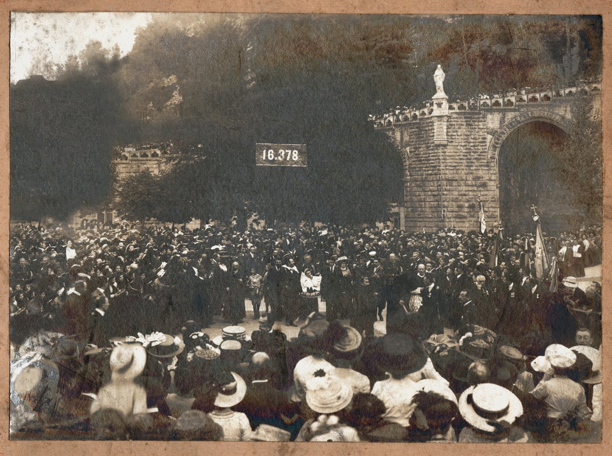 Peregrinação de Lourdes. (foto a p/b de Unbekannter Künstler