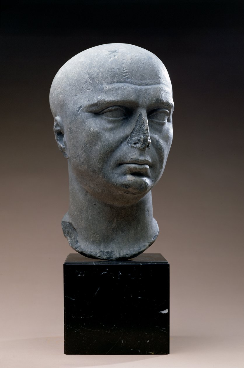 Retrato de um padre de Ísis com cabeça raspada, romano, século II d.C. (mármore cinzento escuro) de Unbekannt