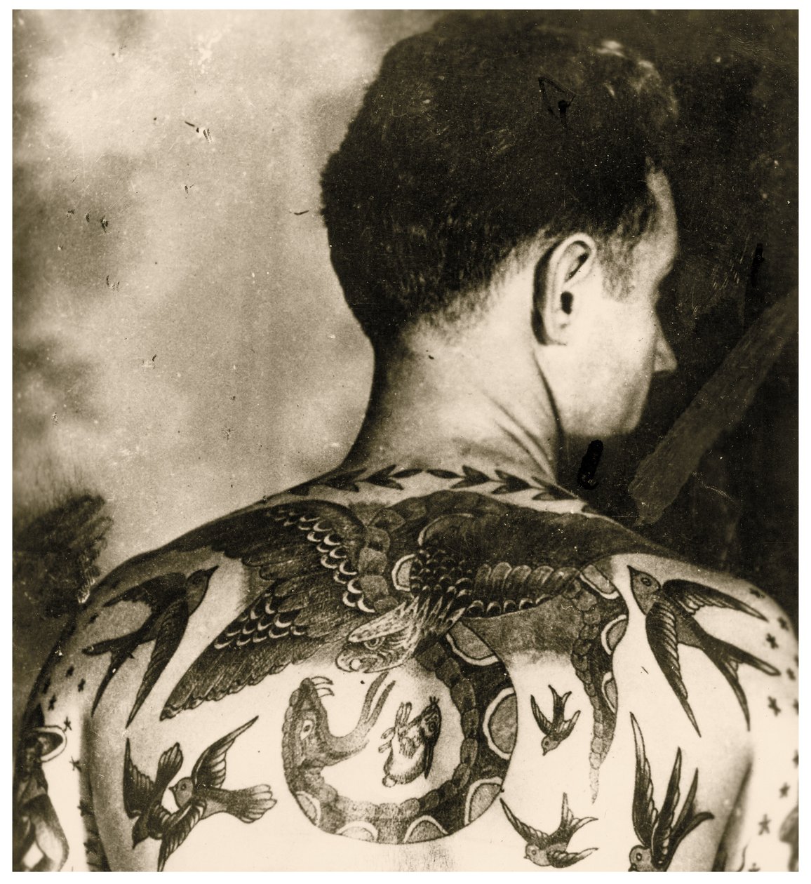 Retrato de Tom Stephen, tatuado por Bert Grimm, c.1942 (foto) de Unbekannter Künstler
