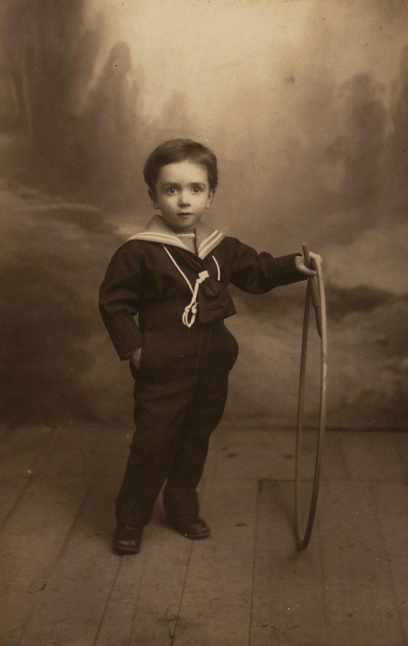 Retrato de uma criança com um círculo, postal de Unbekannter Künstler
