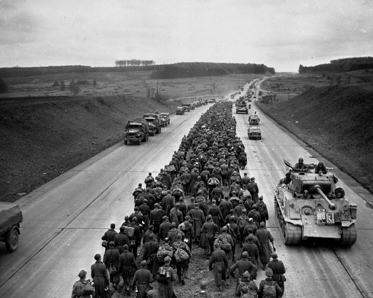 Segunda Guerra Mundial (1939-1945) - Segunda Guerra Mundial (II Guerra Mundial ou 2ª Guerra Mundial): Perto de Giessen (Alemanha) ao norte de Frankfurt am Main (Frankfurt am Main) 29 de março de Unbekannt