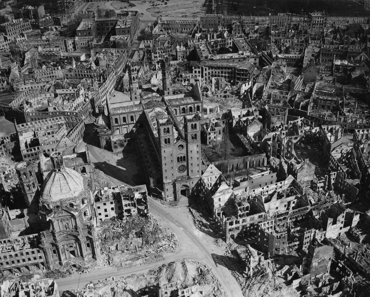 Segunda Guerra Mundial (1939-1945) - Segunda Guerra Mundial (II Guerra Mundial ou 2ª Guerra Mundial): Wurzburg (Alemanha), 11 de abril de Unbekannt
