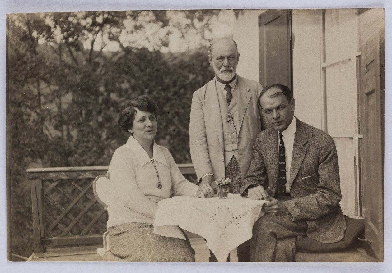 Sigmund Freud e Horace W. e Anjelika Frink, c.1920 (foto a p/b) de Unbekannt
