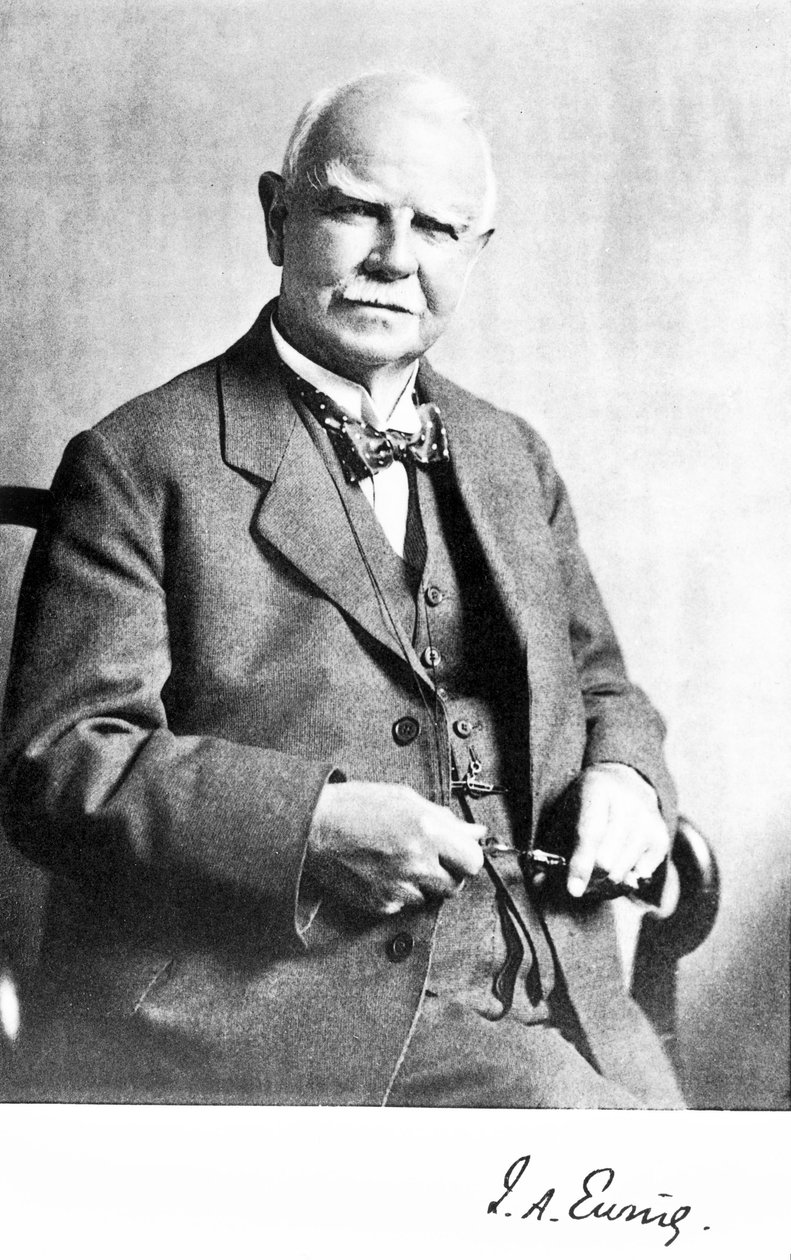Sir James Alfred Ewing, engenheiro e físico, c 1920s de Unbekannt