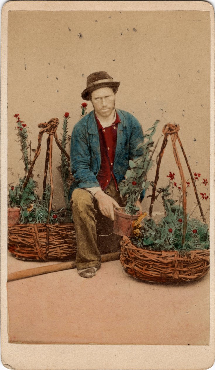 Pequeno metier: retrato de uma florista, Veneza. Século XIX Imprimir em cartão Dim. 10,5x6 cm de Unbekannt