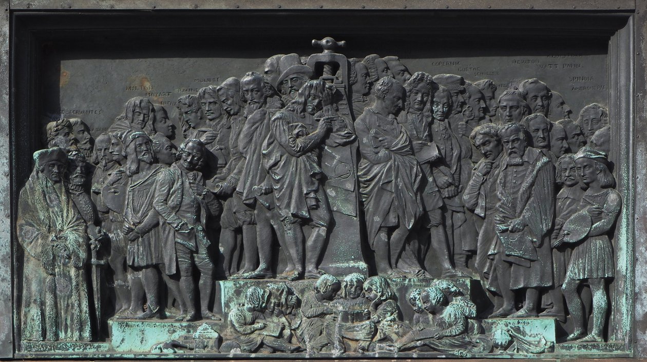 Estrasburgo, Bas-relief da escultura de Gutenberg. Europa de William M. Timlin