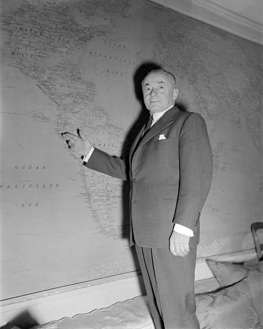 O POLÍTICO PAUL RENAUD EM PARIS - 1949 de Unbekannt