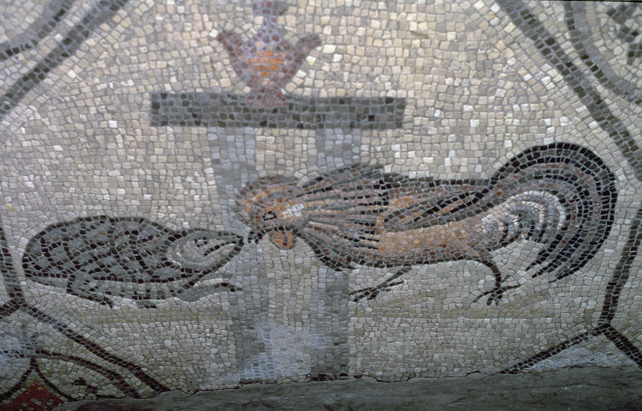 O Galo e a Tartaruga, detalhe de um pavimento decorativo com imagens cristãs e símbolos pagãos, c.313 d.C. (mosaico) de Unbekannt