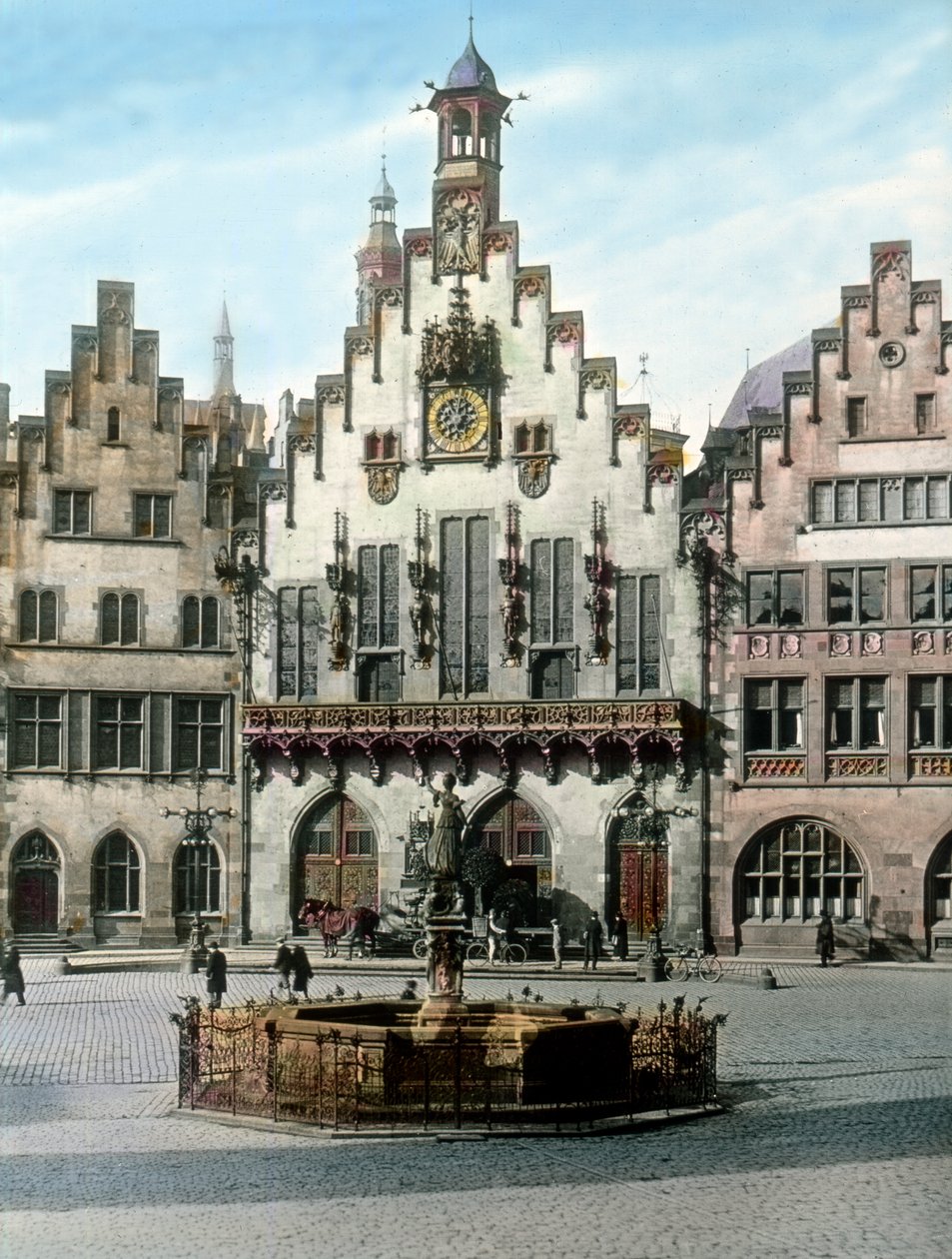 A Câmara Municipal de Frankfurt chama-se Römer de Unbekannter Künstler