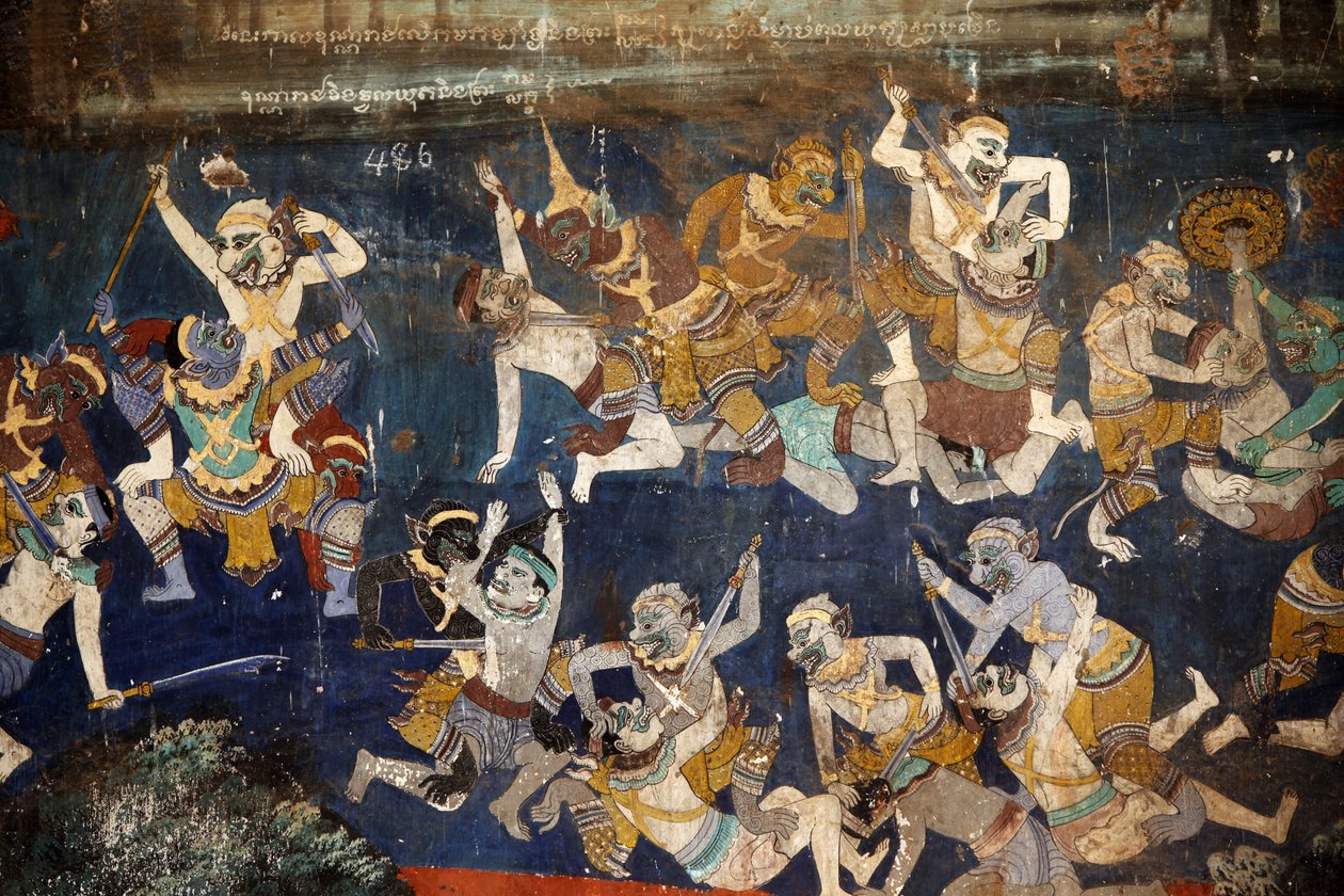 O interior das paredes compostas de pagodes de prata está coberto de murais retratando histórias do Reamker, ou seja, a versão Khmer do clássico épico indiano, o Ramayana. Algumas secções dos murais estão deterioradas e o tempo danificado. Os murais eram p de Unbekannt