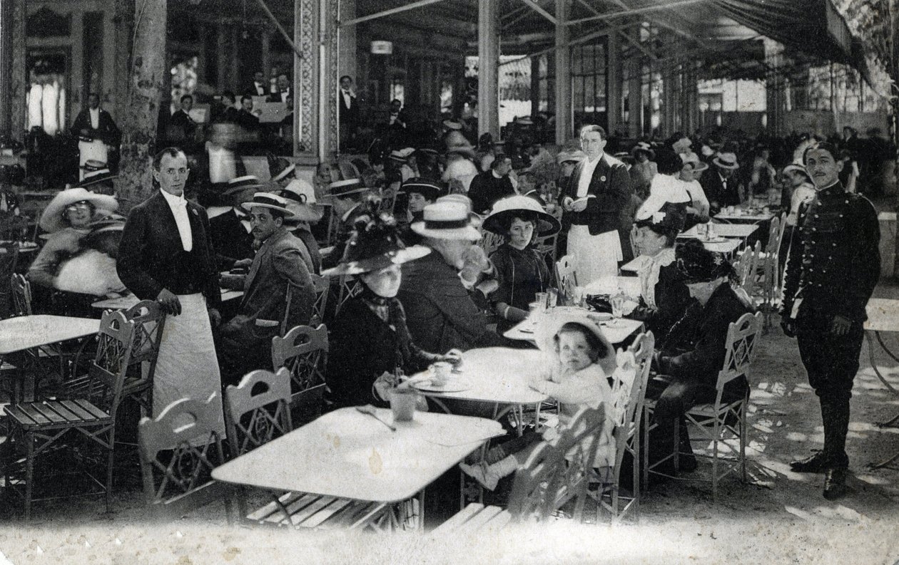 Turismo termal: vista de um restaurante em Vichy e da sua clientela de curistas, Allier 1905 aprox. (turismo termal: restaurante em Vichy, França de Unbekannter Künstler
