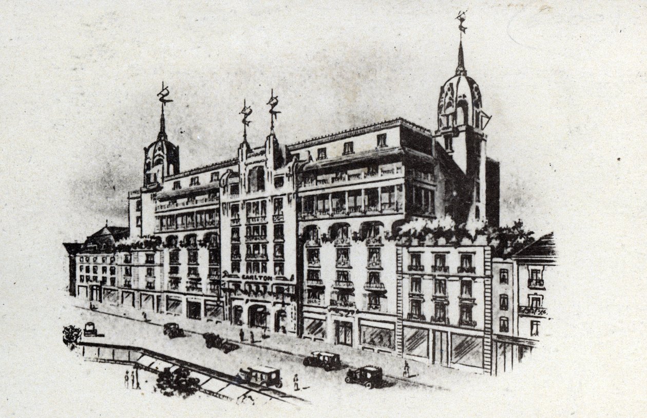 Turismo termal: vista do hotel Carlton em Vichy, França, c.1905 (postal) de Unbekannter Künstler