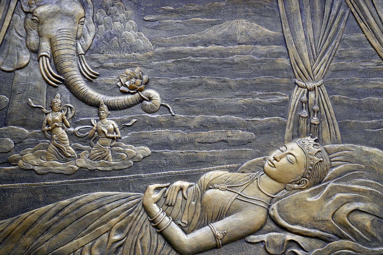 Tinh Xa Ngoc Chau templo budista, A Vida de Buda, Siddhartha Gautama, a Mãe Maya de Buda sonha com o Elefante Branco a entrar no seu ventre, Chau Doc, Vietname, 2018 (foto) de Unbekannt