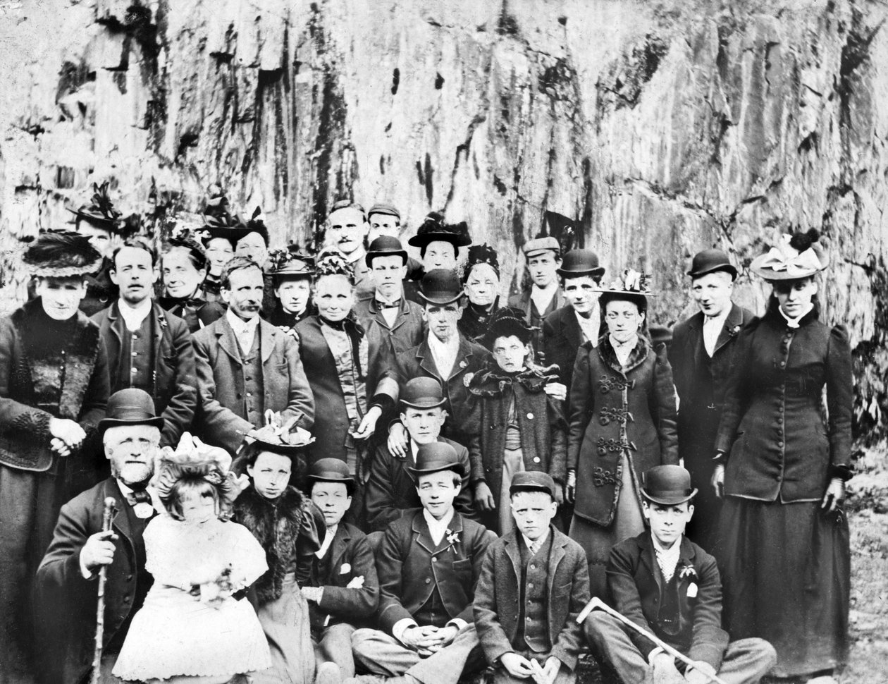 Reino Unido : A Group of People on An Outing. c1910 de Unbekannt