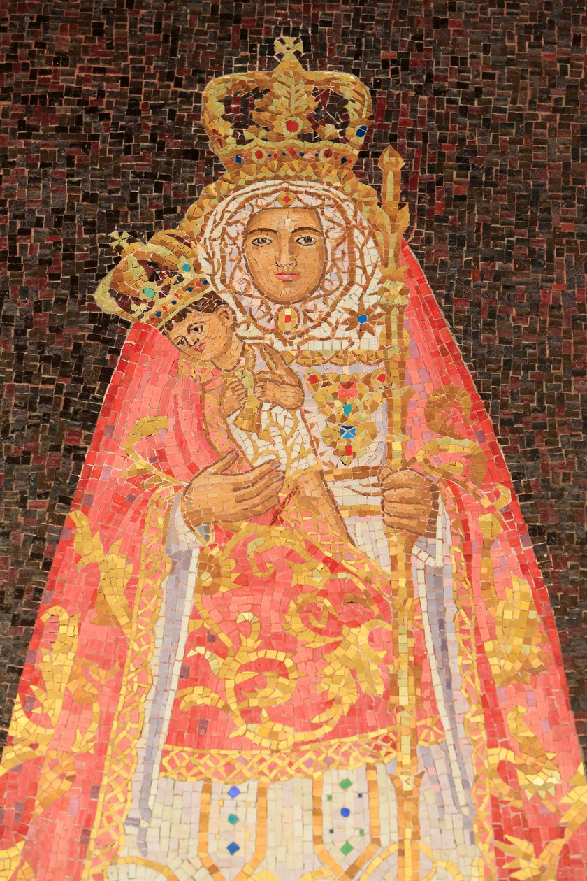 Virgem e criança. Espanha. Basílica da Anunciação, Nazaré, Israel. de Unbekannt