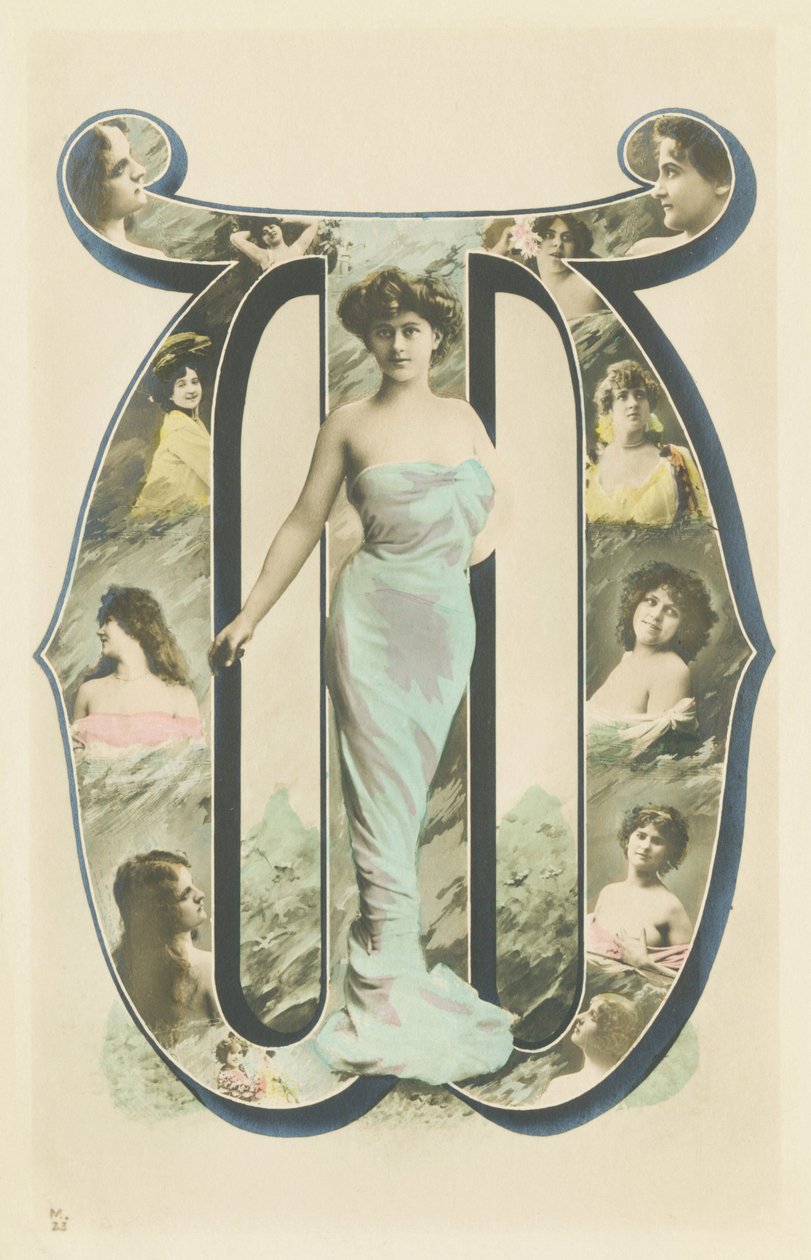 W: foto-retrato de mulher em uma cortina azul de Unbekannt