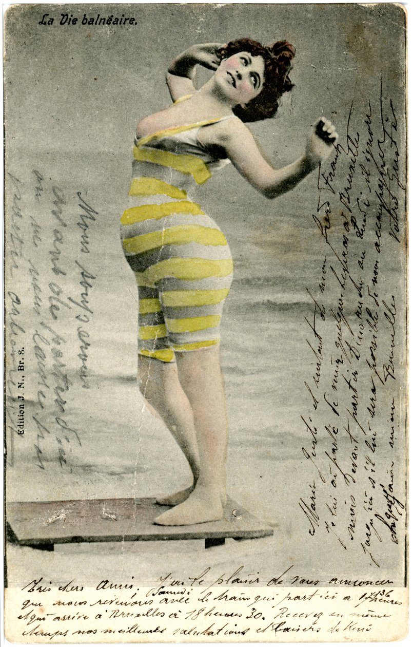 Mulher em trajes de banho, c. início dos anos 1900 (cartão postal) de Alec Hunter