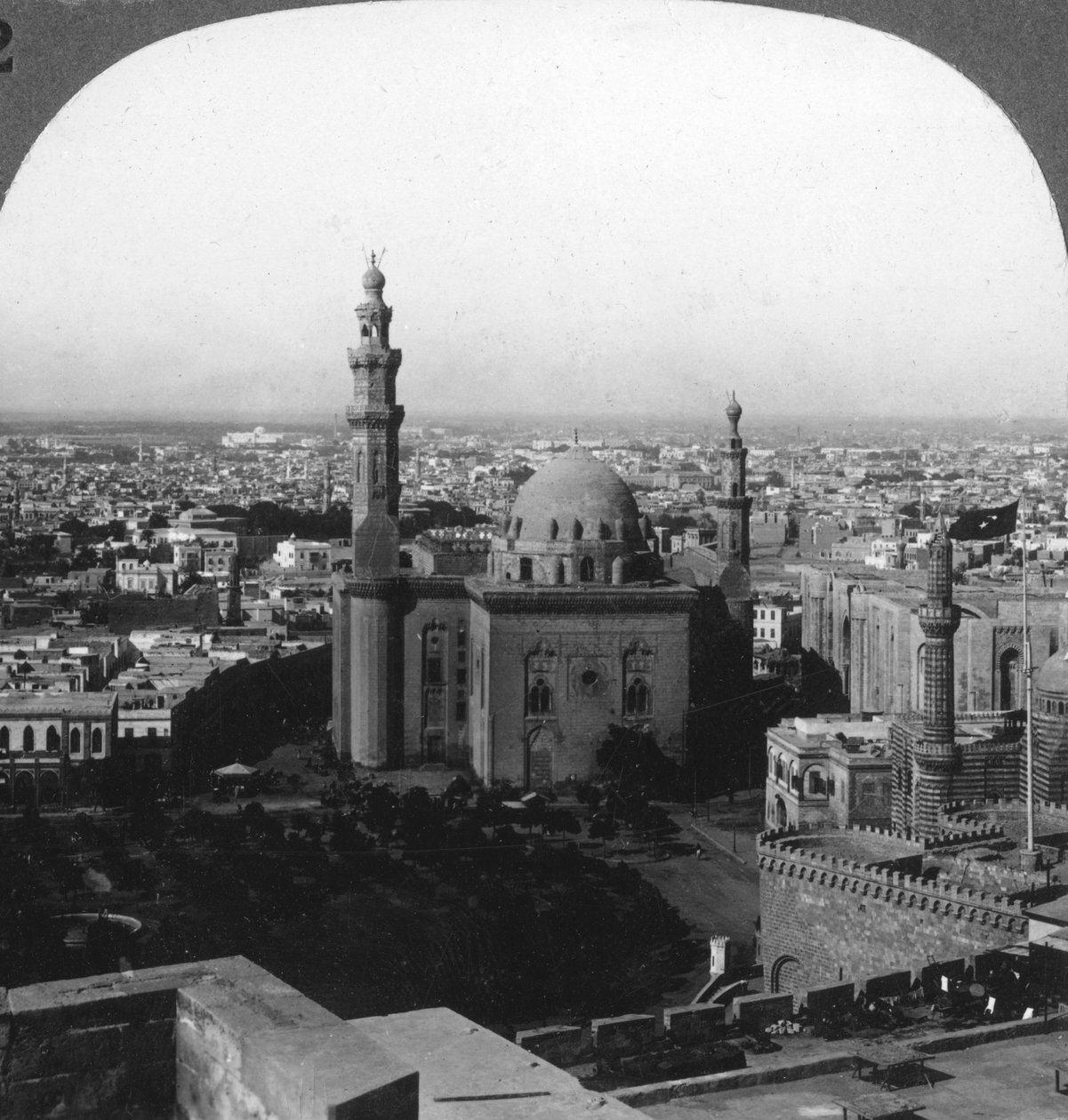 Cairo - casa das noites árabes, maior cidade da África, Egito, 1905. de Underwood and Underwood