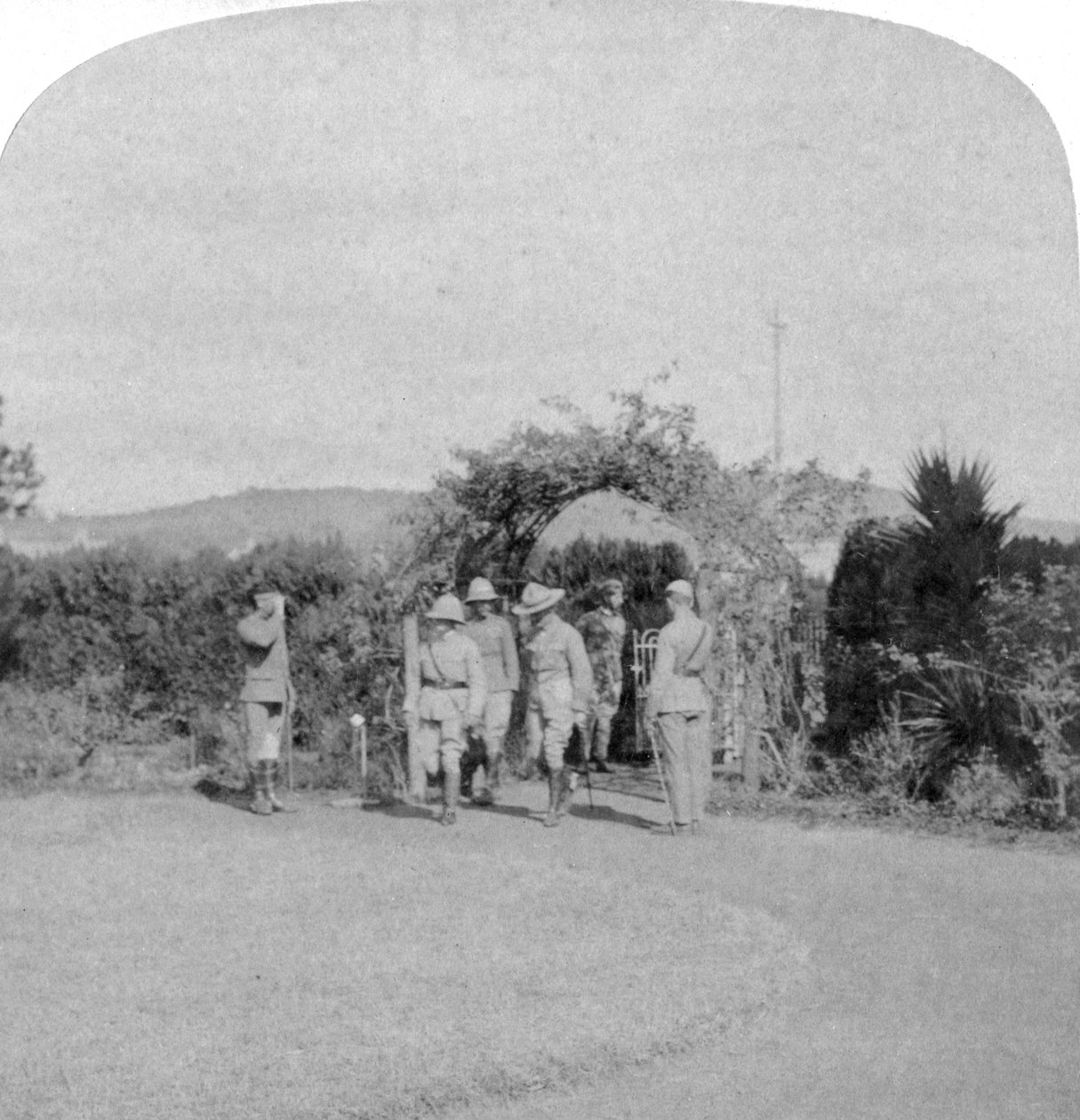 Marechal de Campo Lord Roberts e Major-General Baden-Powell, Pretória, África do Sul, 1901. de Underwood and Underwood