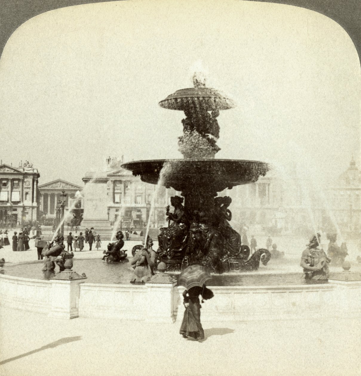 Fonte, Place de la Concorde, Paris, França. de Underwood and Underwood