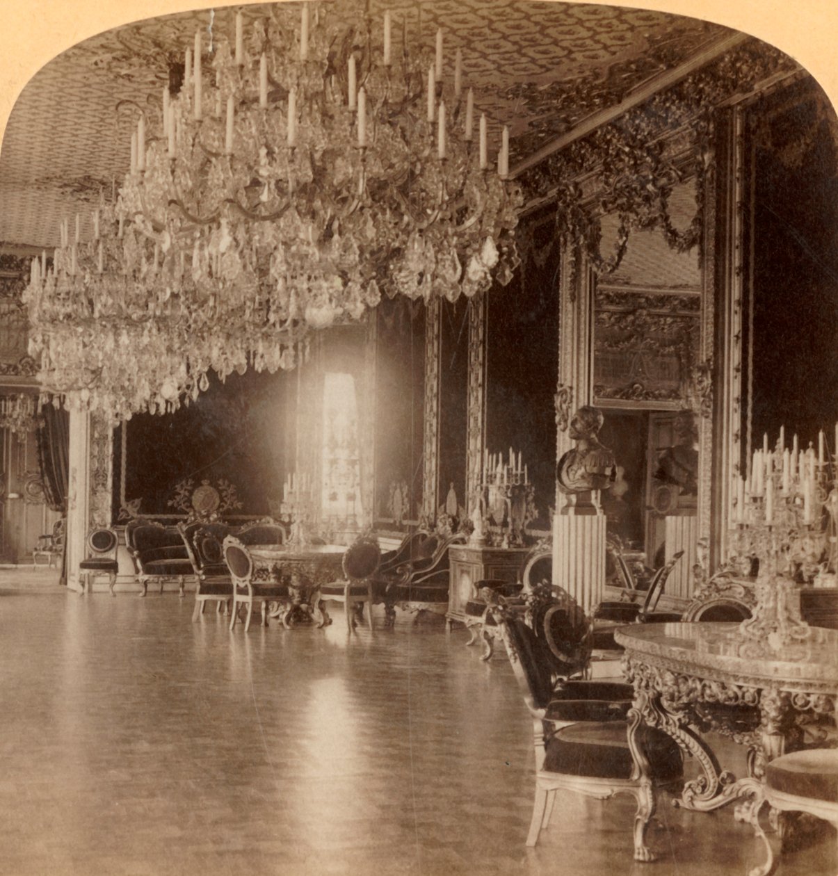 Na maravilhosa residência do rei Oscar II., Palácio Real de Estocolmo, Suécia, 1902. de Underwood and Underwood