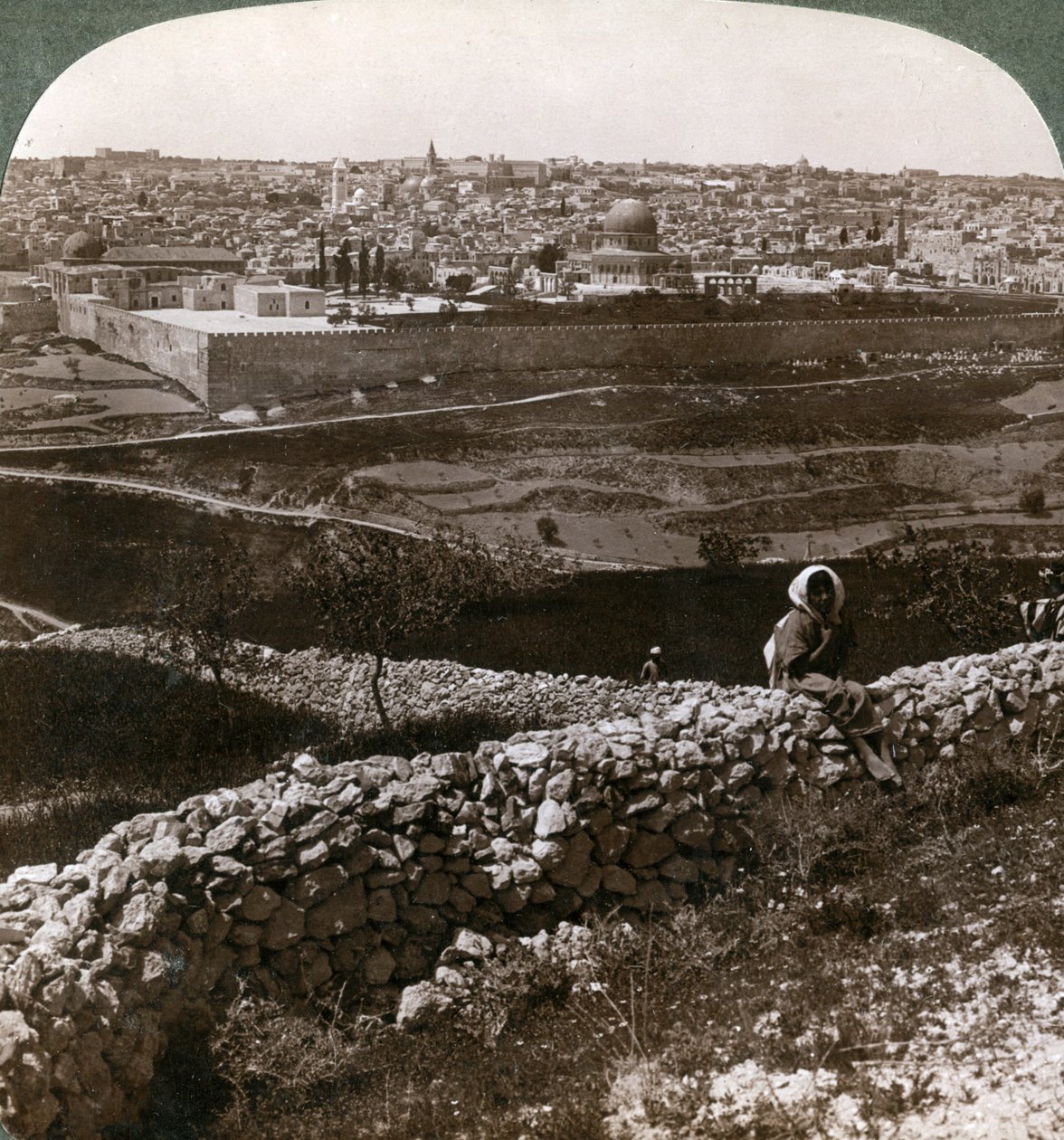 Jerusalém, vista do sudeste, mostrando o local do templo, Palestina, de 1900. de Underwood and Underwood