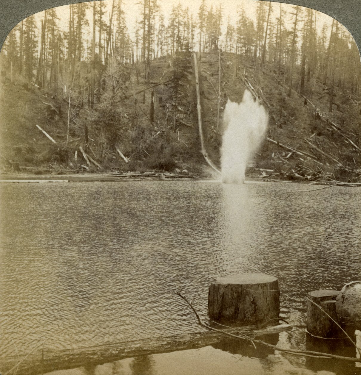 Canal de registro, Oregon, EUA. de Underwood and Underwood