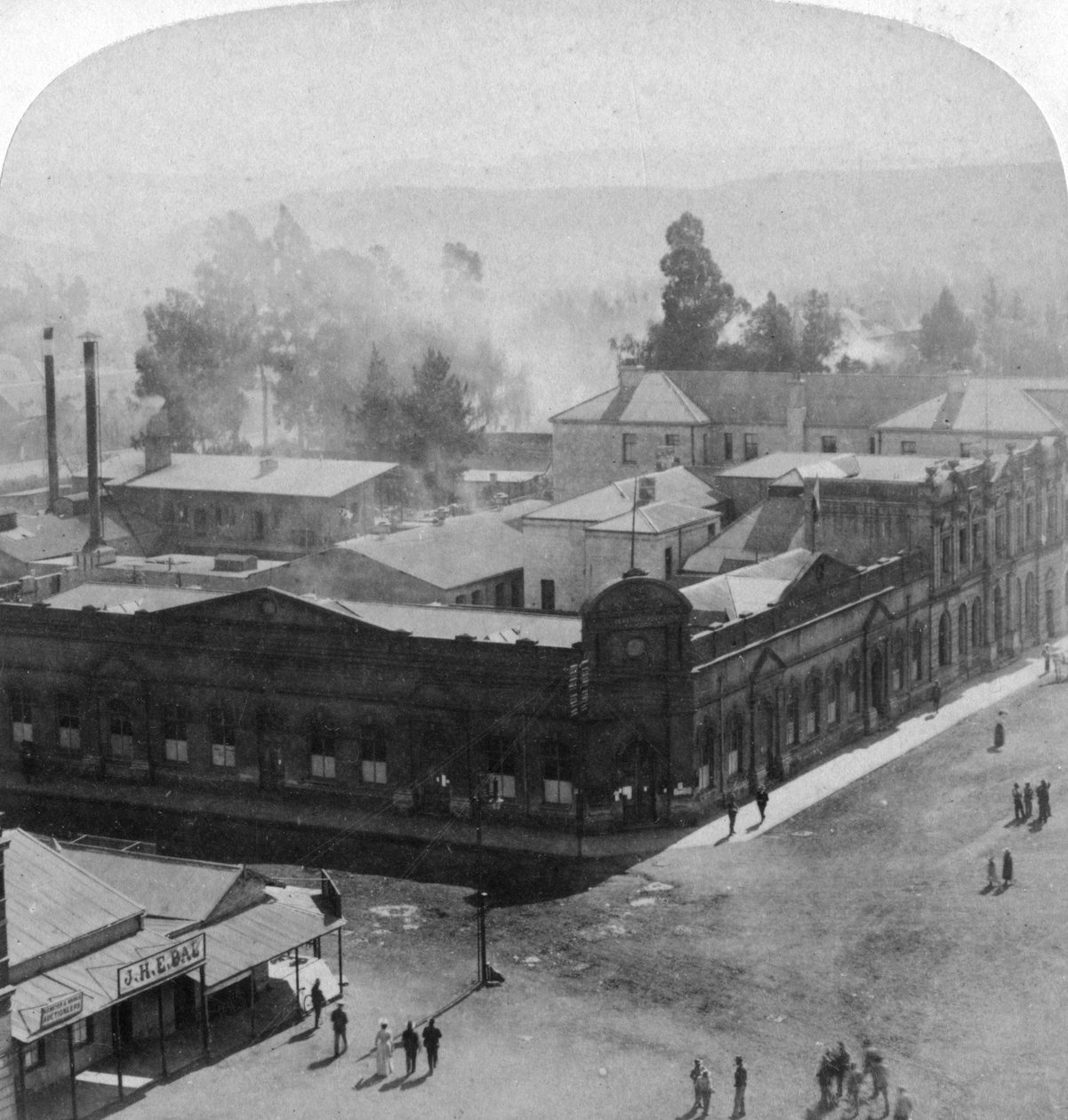 Olhando para o noroeste para a Faixa de Daspoort, Pretória, África do Sul, 1901. de Underwood and Underwood