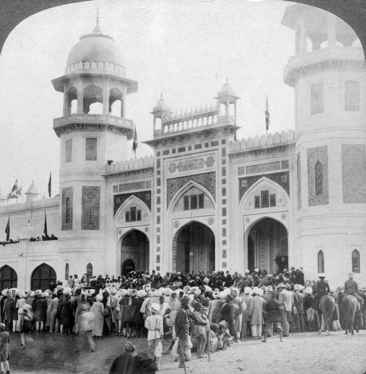 Lord Curzon abrindo a Exposição de Arte Indiana, Delhi, Índia, 1903. de Underwood and Underwood