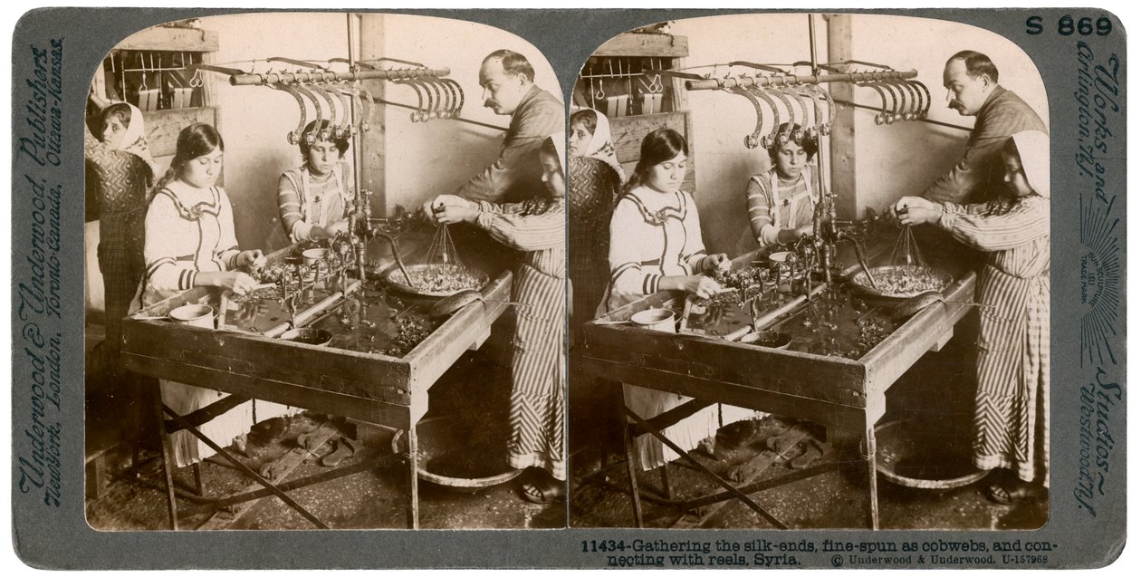 Fabricação de seda, Síria, de 1900. de Underwood and Underwood