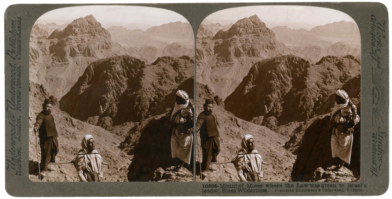 Monte de Moisés, onde a lei foi dada ao líder de Israel, o deserto do Sinai, em 1900. de Underwood and Underwood