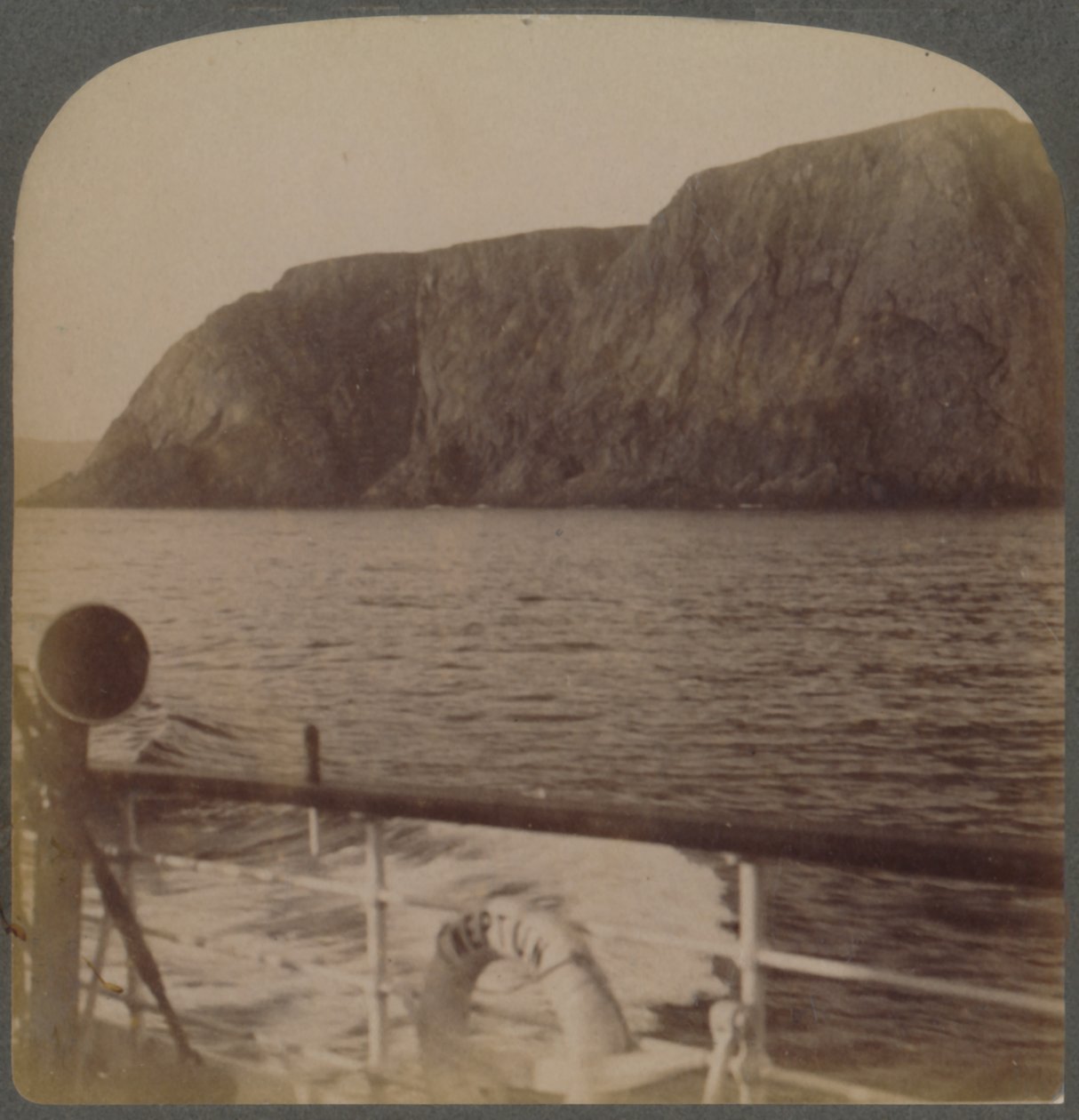 Cabo Norte - do oeste - terra do Sol da Meia-noite ... Norte da Noruega, 1902. de Underwood and Underwood
