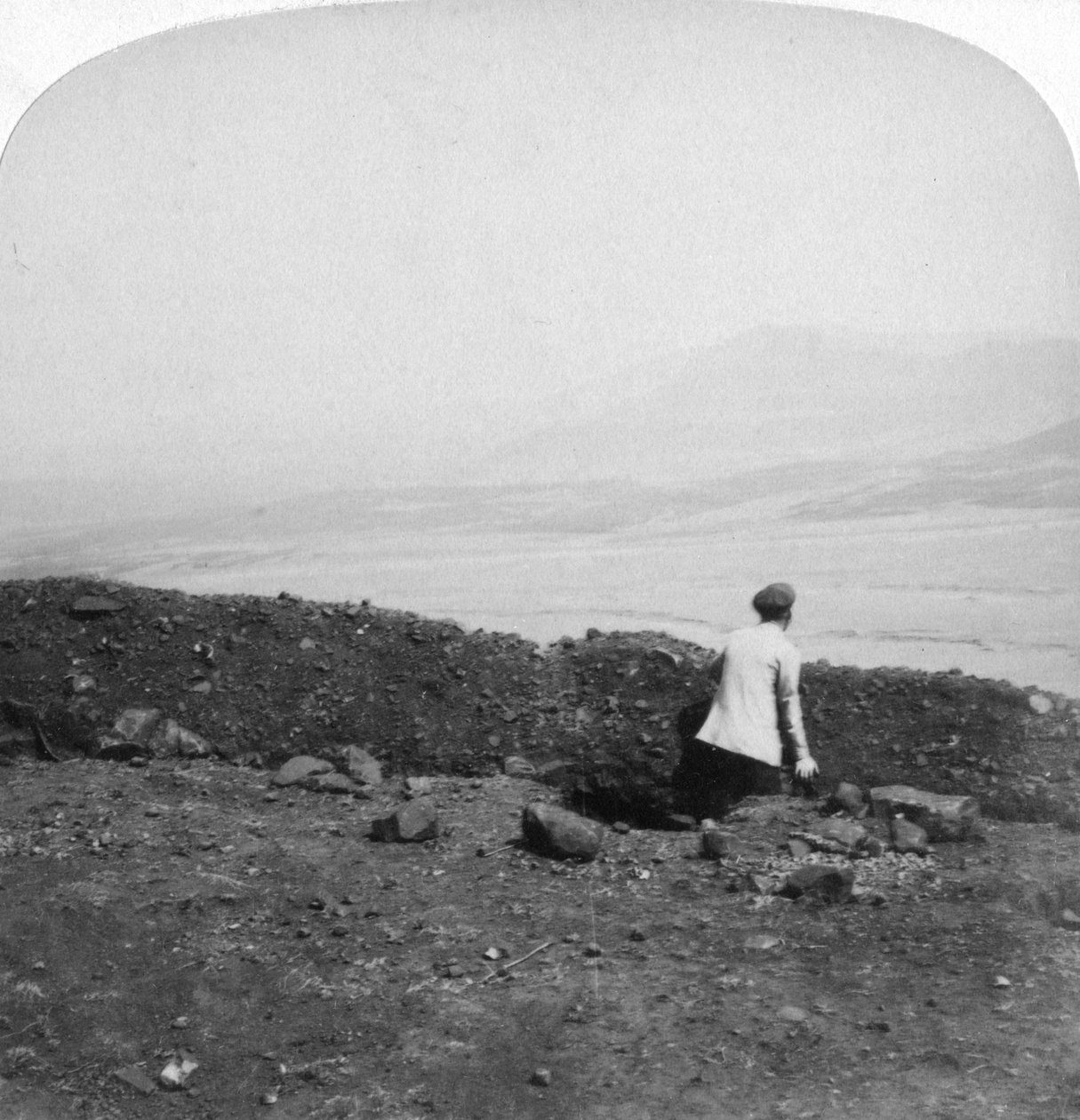 Spion Kop, de uma trincheira de Boer em Krantz Kloot, África do Sul, 1901 de Underwood and Underwood