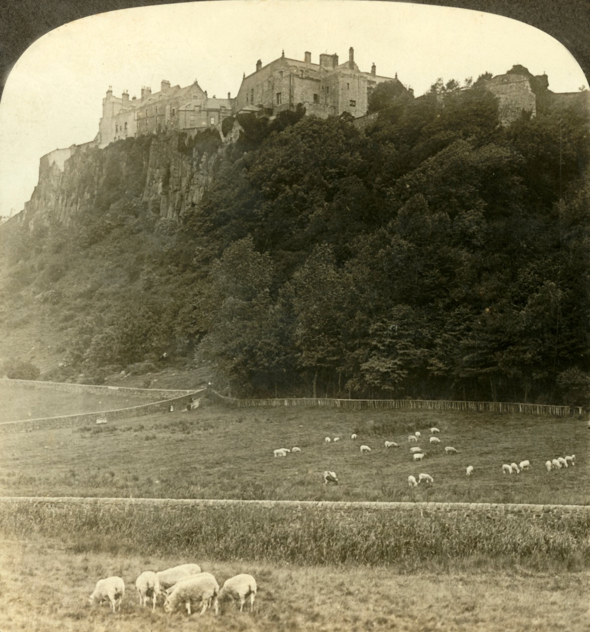 Castelo de Stirling, a sede dos reis dos velhos tempos ... Escócia, c1900. de Underwood and Underwood