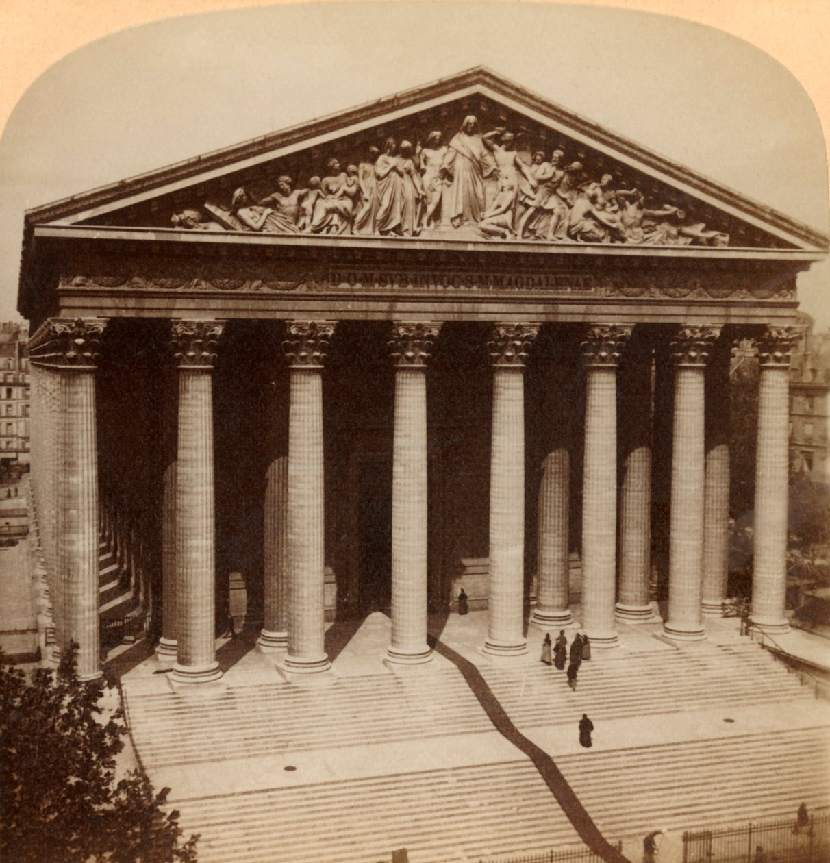 A Igreja da Madeline, Paris, França, 1900. de Underwood and Underwood