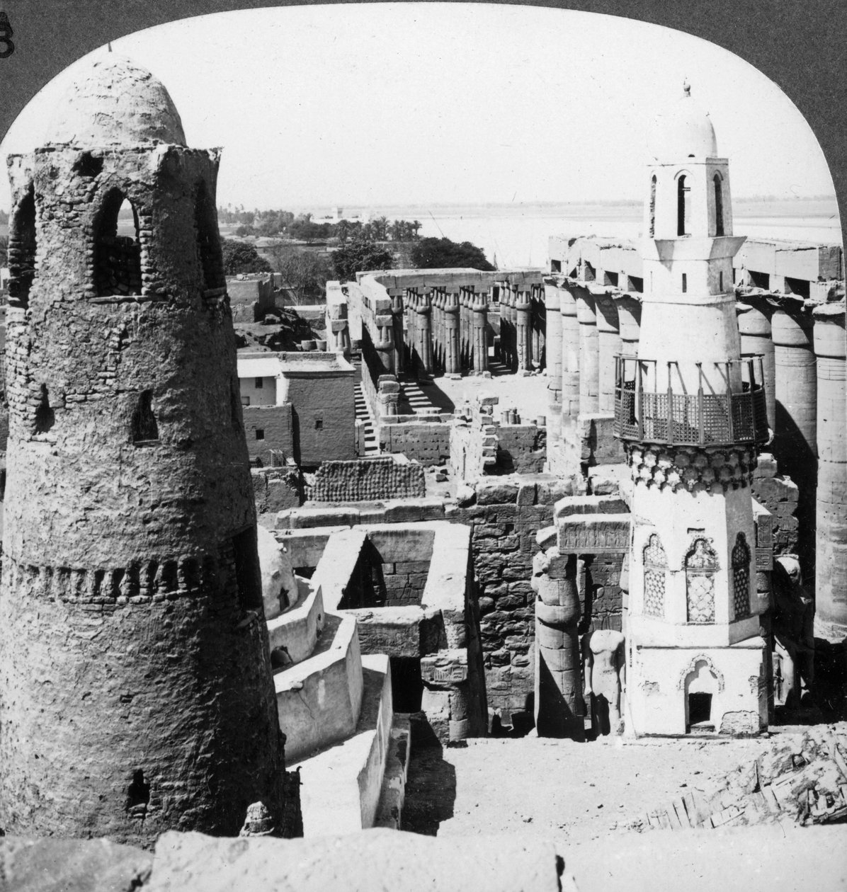 O templo de Luxor, Egito, 1905. de Underwood and Underwood